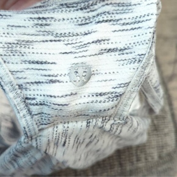 Lululemon Essential Tank 🩶 - Picture 7 of 10